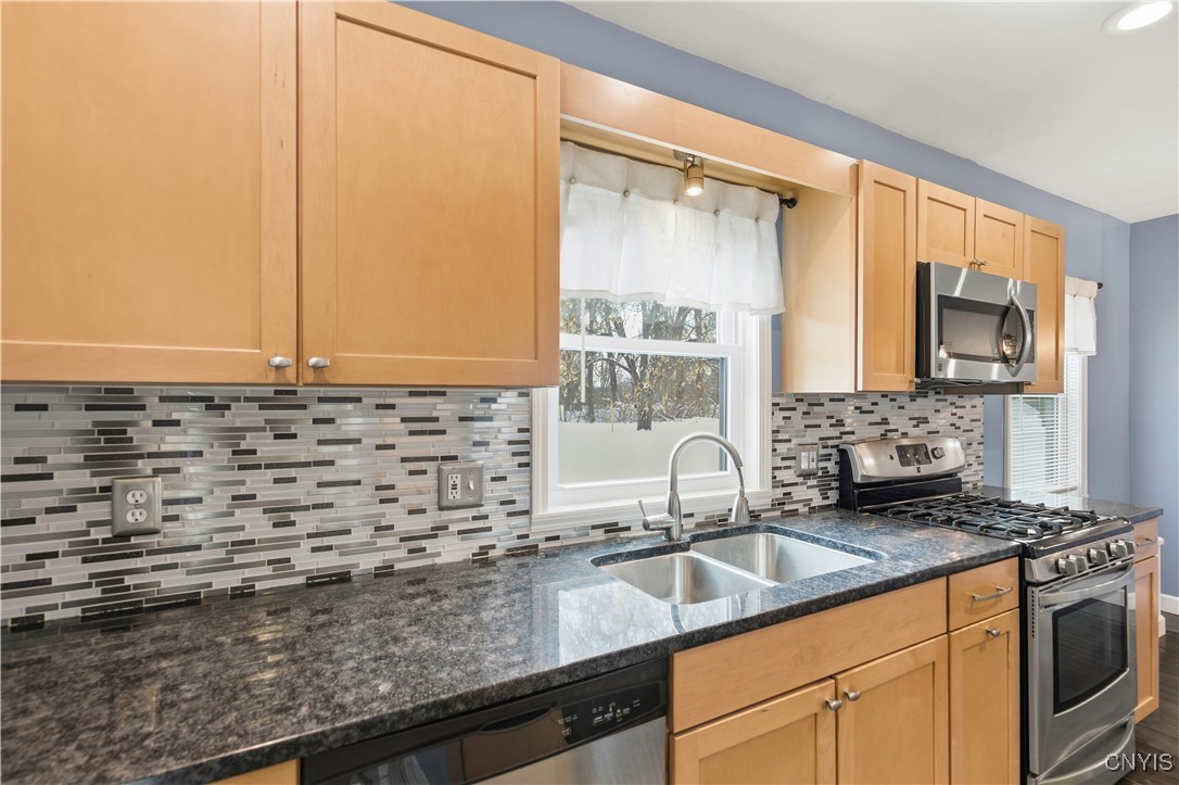 3564 Kirk Road Camillus, NY 13164 - Photo 7 of 24 Kitchen