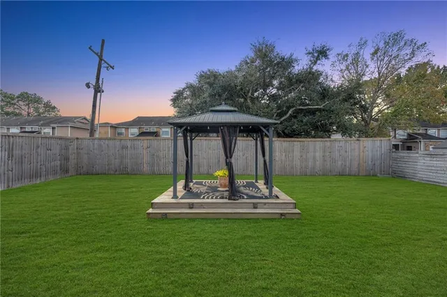 $300,000 | 2446 Ave Mont Martre, Terrytown, LA 70056