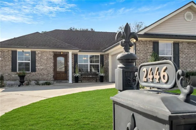 $300,000 | 2446 Ave Mont Martre, Terrytown, LA 70056