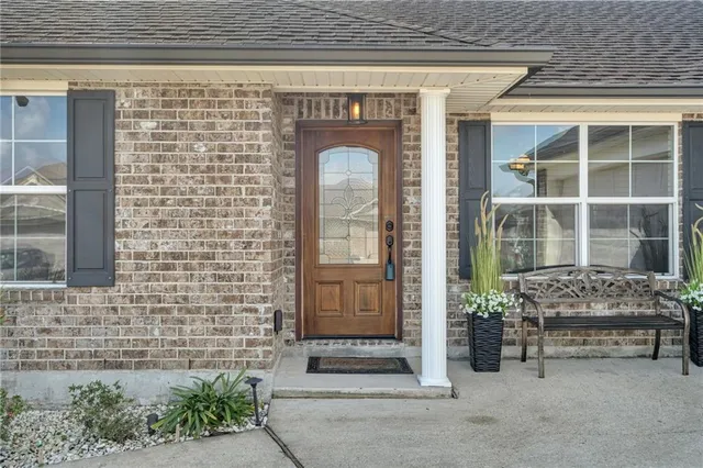 $300,000 | 2446 Ave Mont Martre, Terrytown, LA 70056