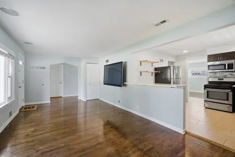 $300,000 | 1522 North Hillside Avenue, Berkeley, IL 60163