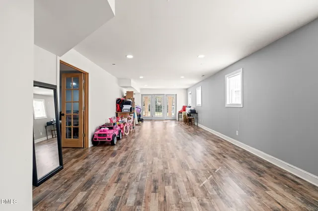 $1,490,000 | 5 Highcross Court, Raleigh, NC 27613