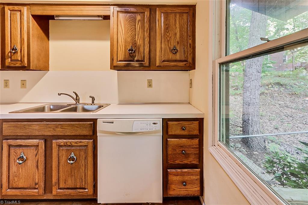 953 Amity Road Asheboro, NC 27203 - Photo 17 of 49 Gallery Image 17