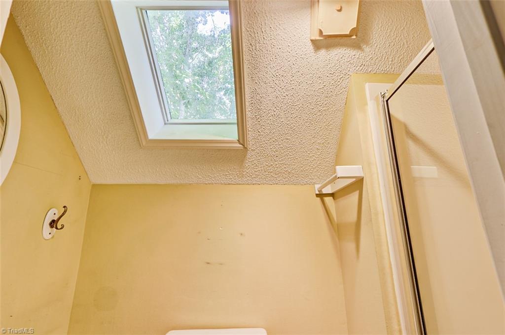 953 Amity Road Asheboro, NC 27203 - Photo 42 of 49 Guest bedroom on main level