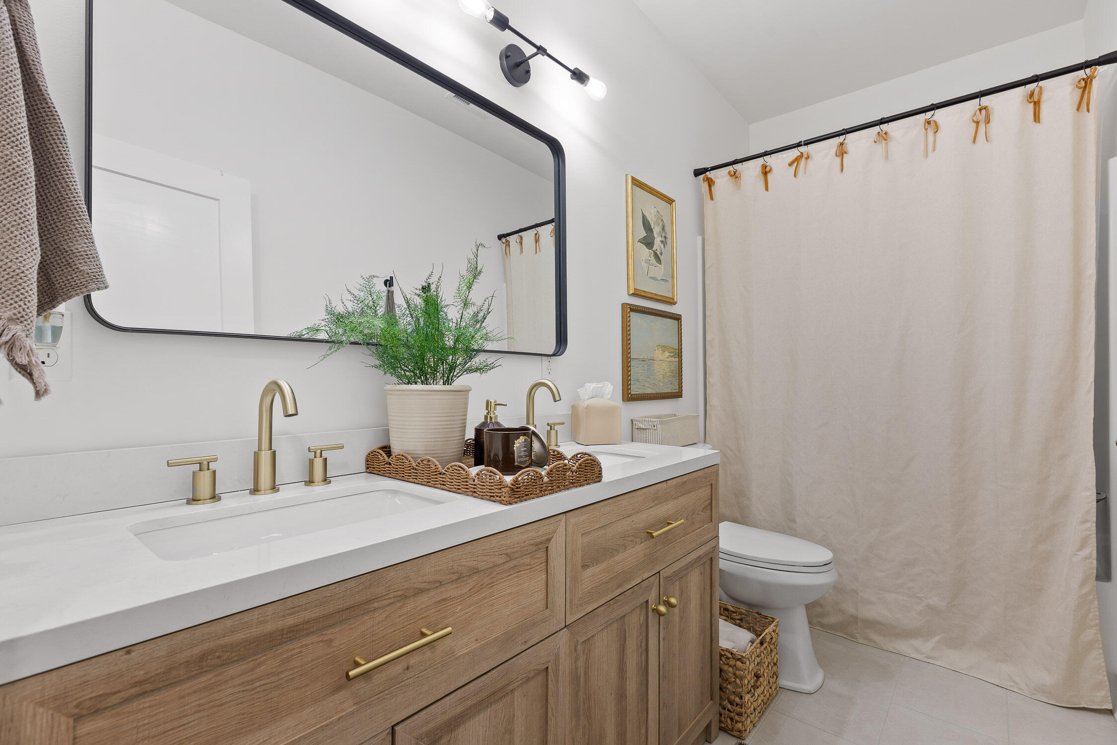 2215 Saunders Road Ringgold, GA 30736 - Photo 30 of 44 Guest bath