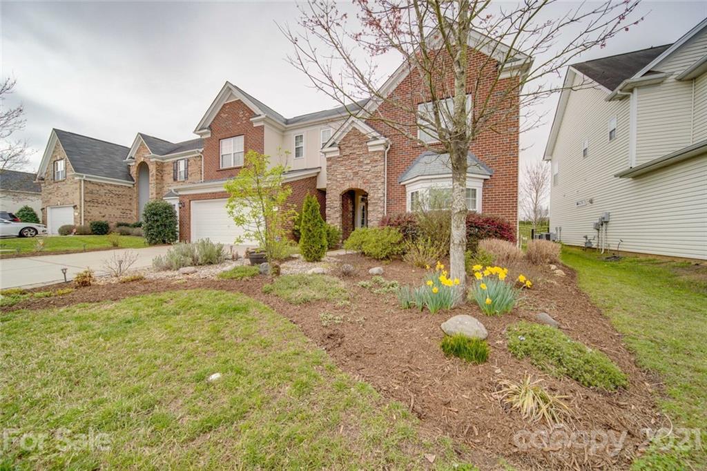 6331 Baltray Road Charlotte, NC 28278 - Photo 3 of 47 Gallery Image 3
