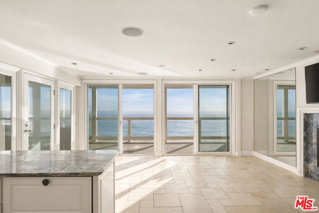 25234 Malibu Road, Unit 2 Malibu, CA 90265 - Photo 25 of 28