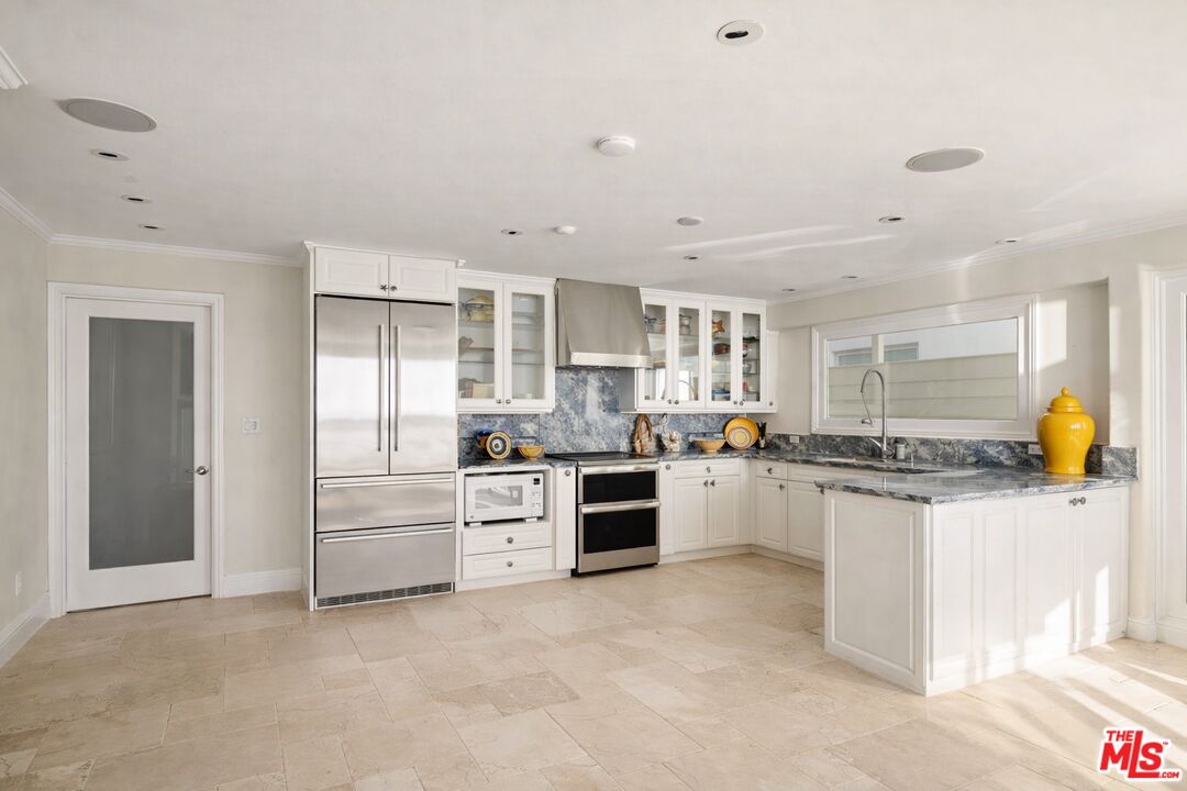 25234 Malibu Road, Unit 2 Malibu, CA 90265 - Photo 9 of 28