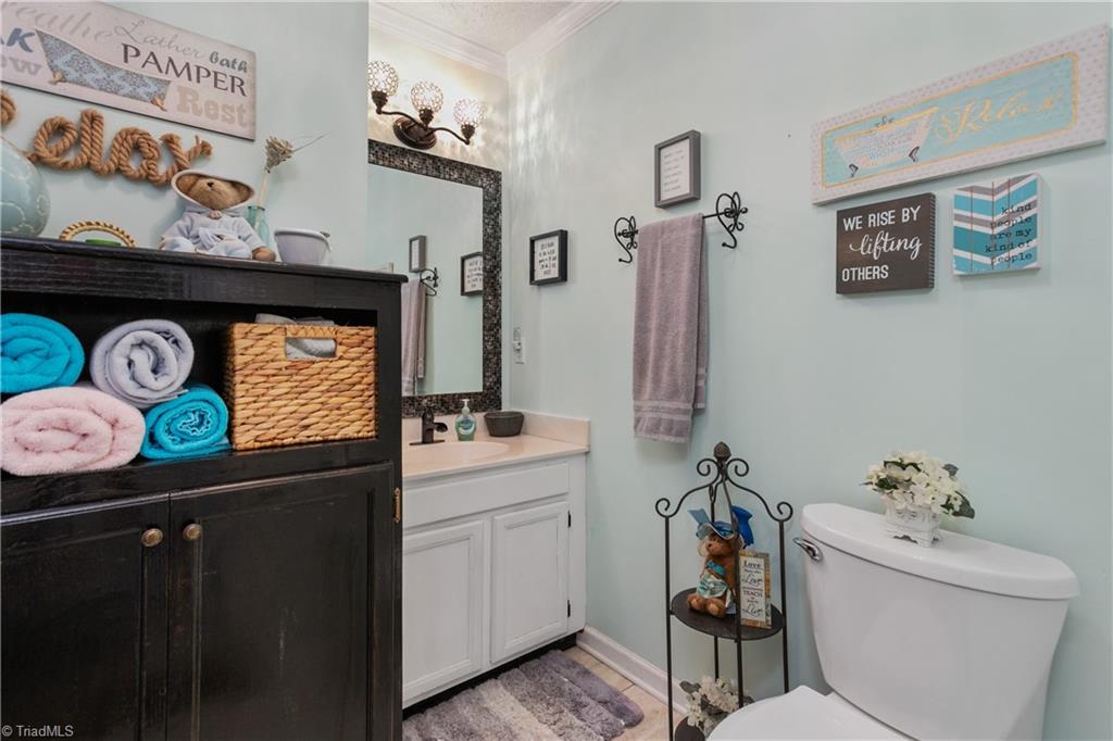 741 Burguss Road High Point, NC 27265 - Photo 14 of 21