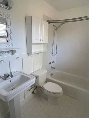 $1,700 | 4730 Northwest 36th Place, Gainesville, FL 32606