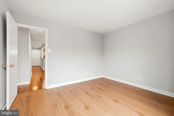 $2,300 | 13706 Modrad Way, Unit 7A32, Silver Spring, MD 20904
