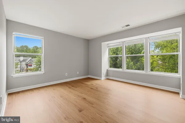 $2,300 | 13706 Modrad Way, Unit 7A32, Silver Spring, MD 20904