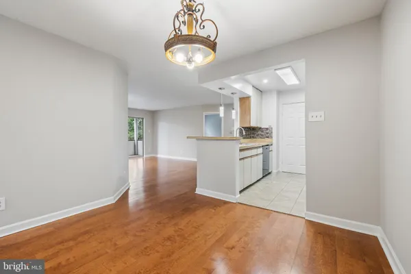 $2,300 | 13706 Modrad Way, Unit 7A32, Silver Spring, MD 20904
