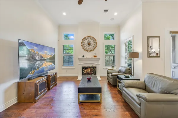 $675,000 | 104-2 Rivalto Circle, Unit 1, Lakeway, TX 78734