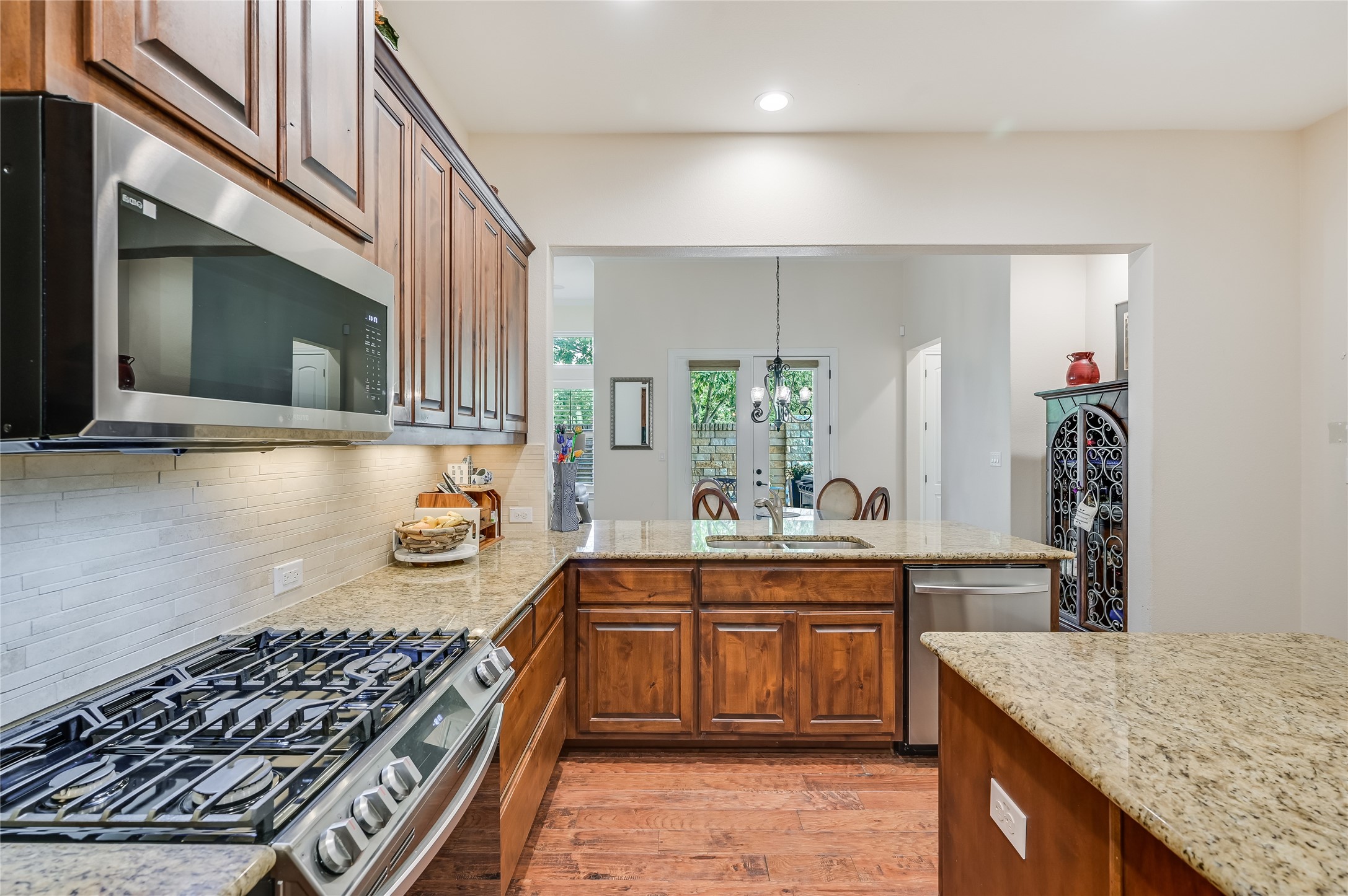 104-2 Rivalto Circle, Unit 1 Lakeway, TX 78734 - Photo 9 of 27 Kitchen featuring gas cooktop and stainless steel appliances