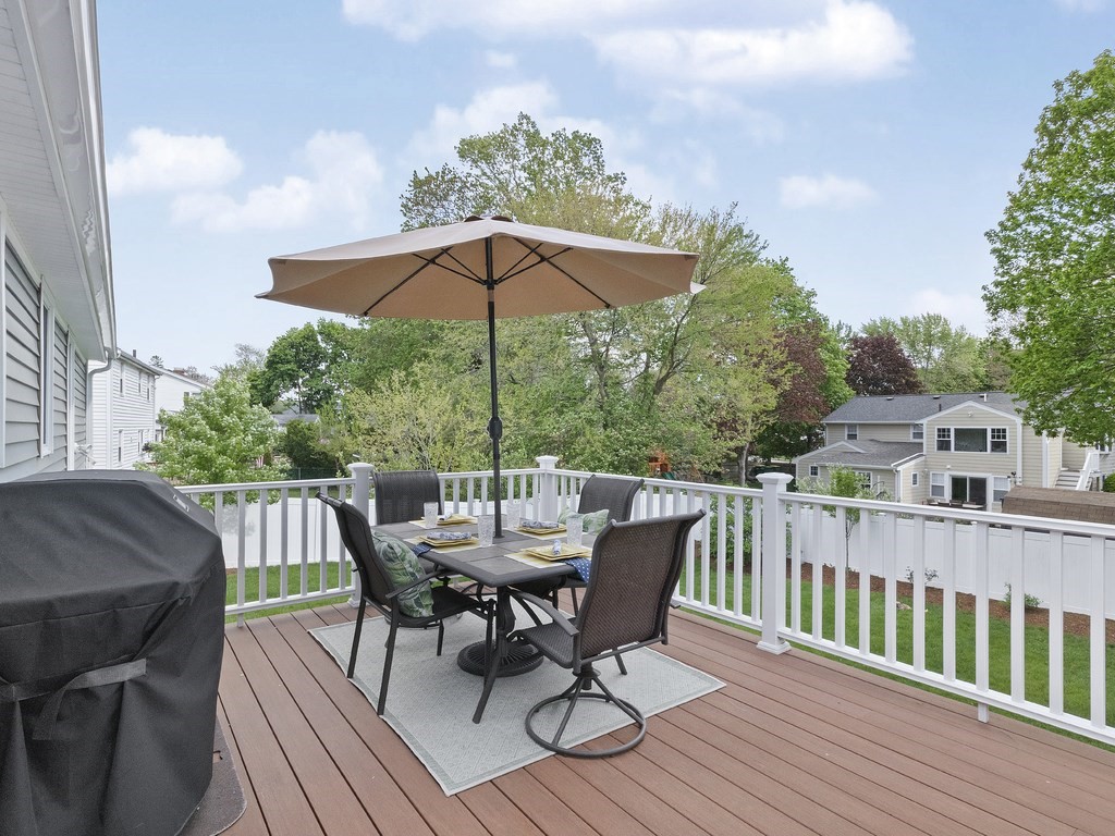 35 Arnold Road Norwood, MA 02062 - Photo 12 of 36 Gallery Image 12