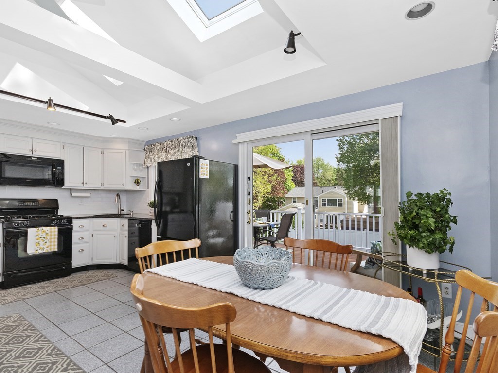 35 Arnold Road Norwood, MA 02062 - Photo 18 of 36 Gallery Image 18