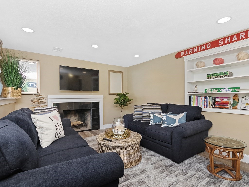 35 Arnold Road Norwood, MA 02062 - Photo 20 of 36 Gallery Image 20