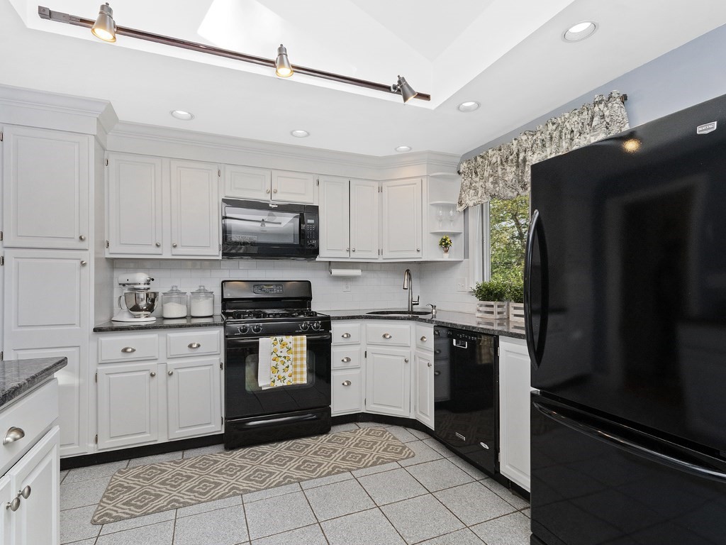 35 Arnold Road Norwood, MA 02062 - Photo 24 of 36 Gallery Image 24
