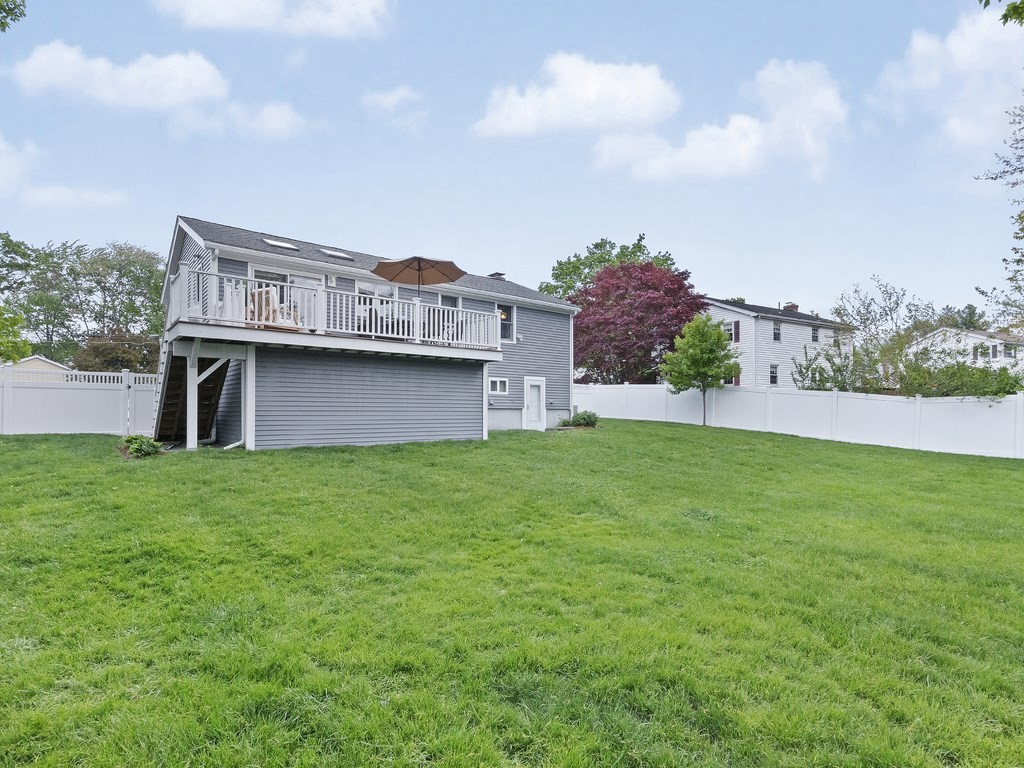 35 Arnold Road Norwood, MA 02062 - Photo 7 of 36 Gallery Image 7