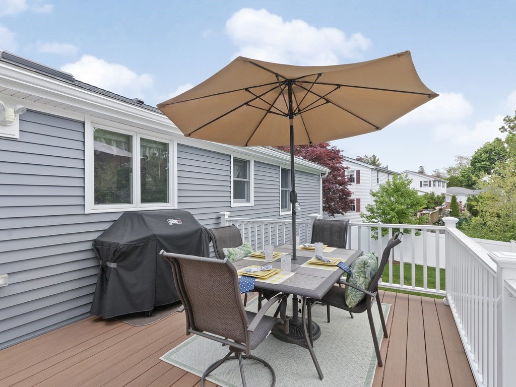 35 Arnold Road Norwood, MA 02062 - Photo 9 of 36 Gallery Image 9