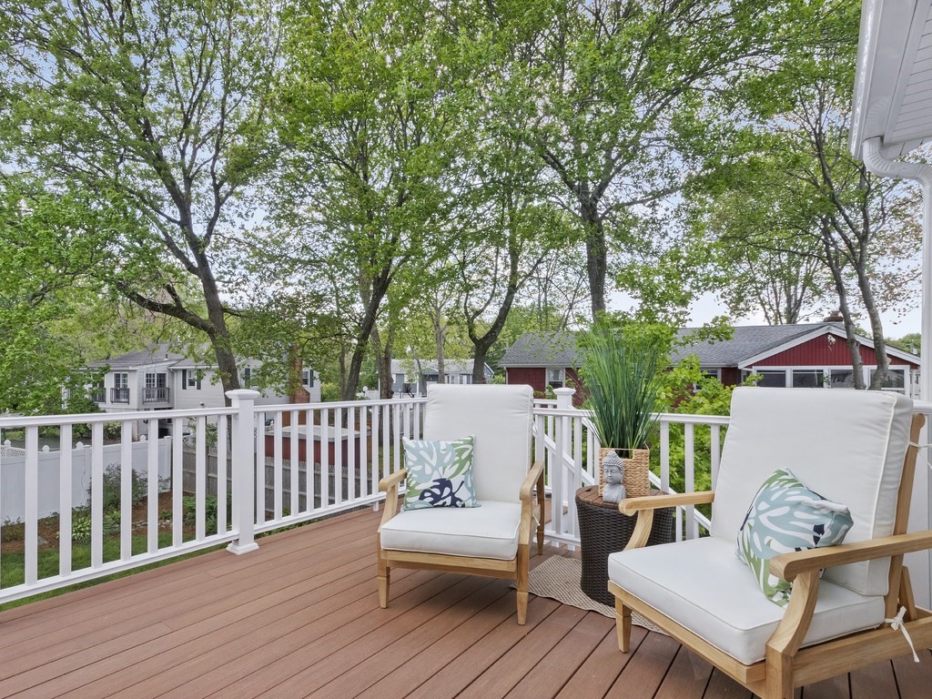35 Arnold Road Norwood, MA 02062 - Photo 10 of 36 Gallery Image 10