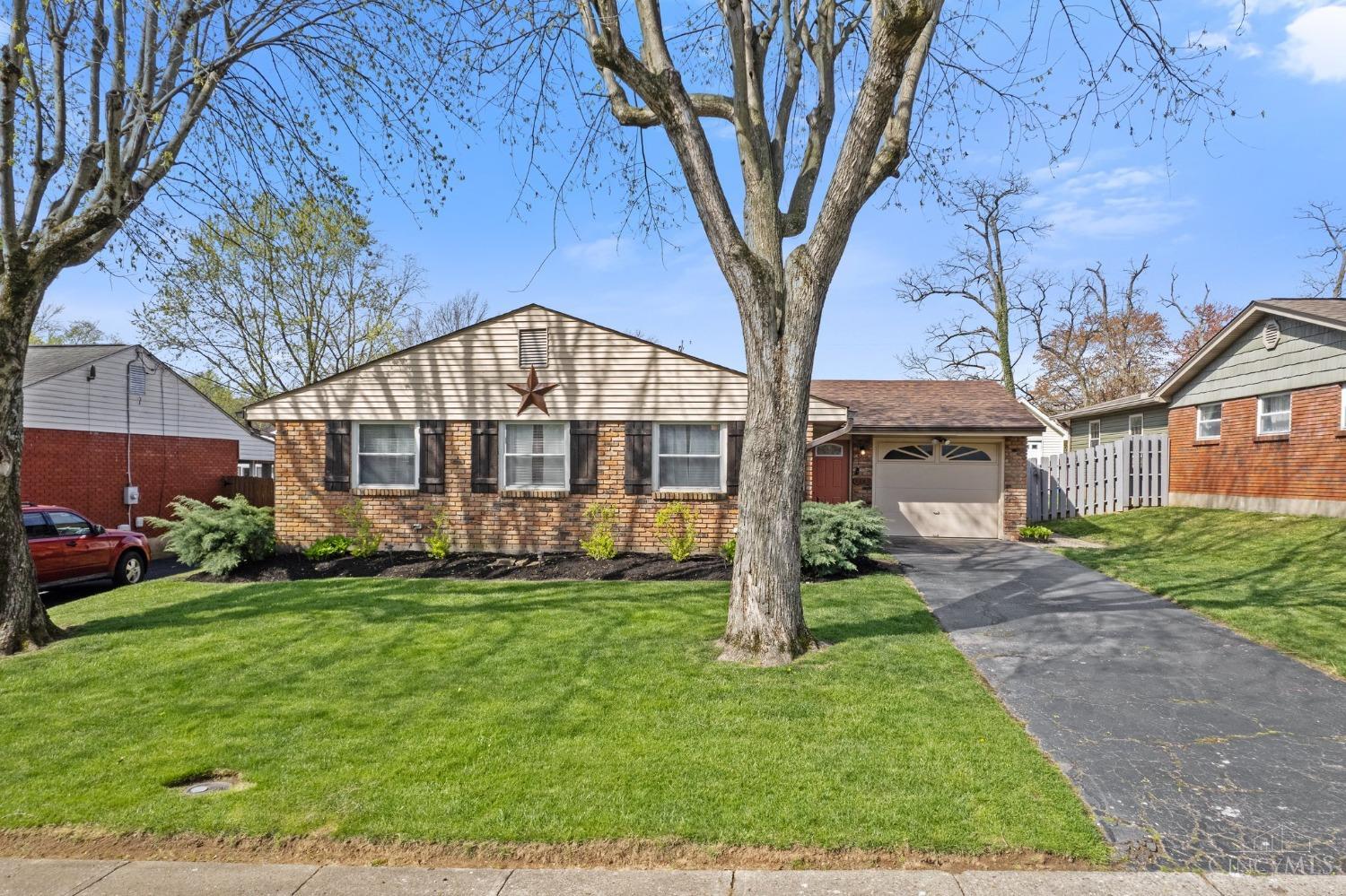 3349 Rio Grande Lane Newtown, OH 45244 - Photo 4 of 40