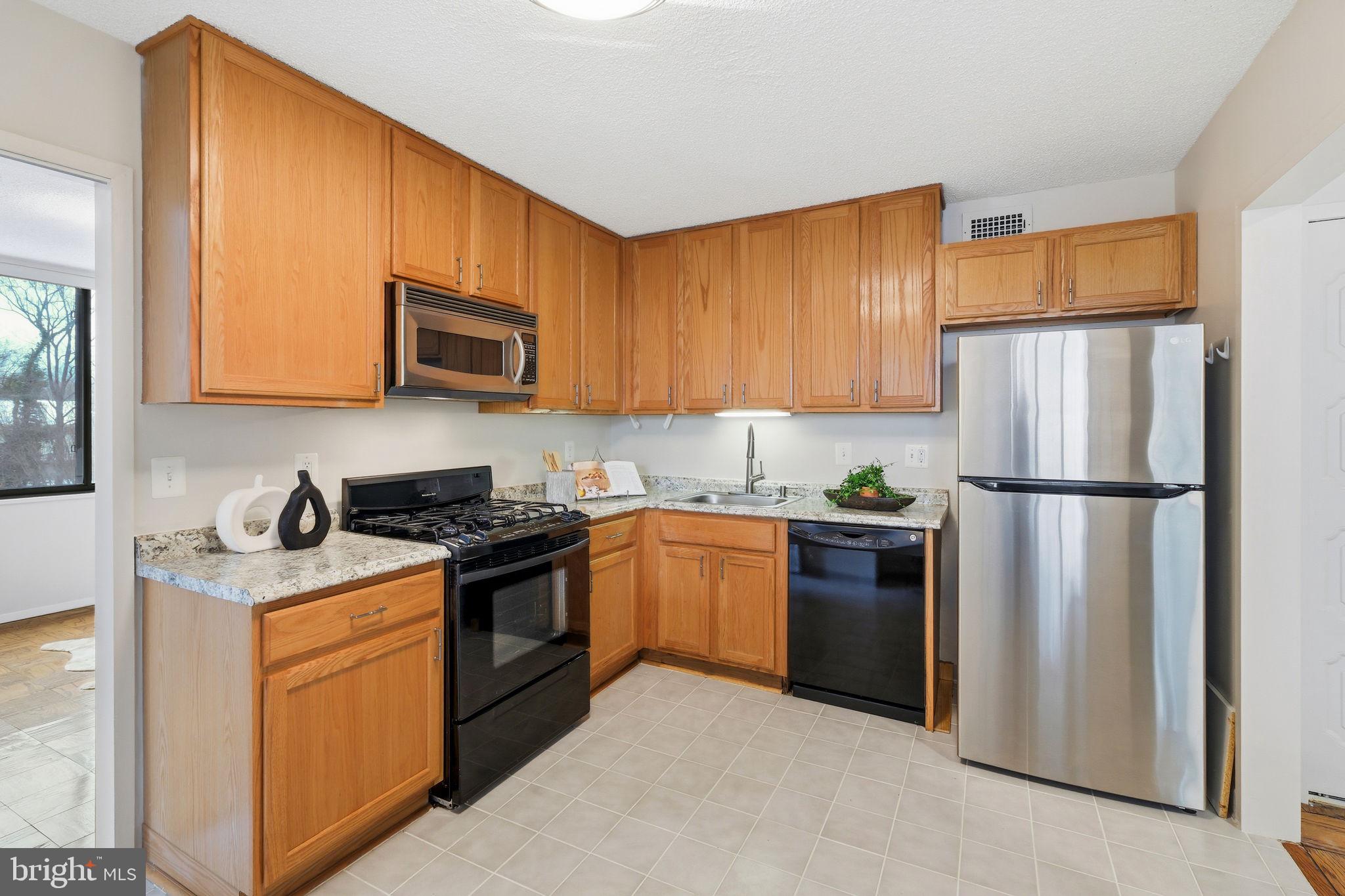 5225 Pooks Hill Road, Unit 612S Bethesda, MD 20814 - Photo 6 of 22