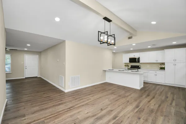 $220,000 | 531 Edgebrook Drive, Houston, TX 77034