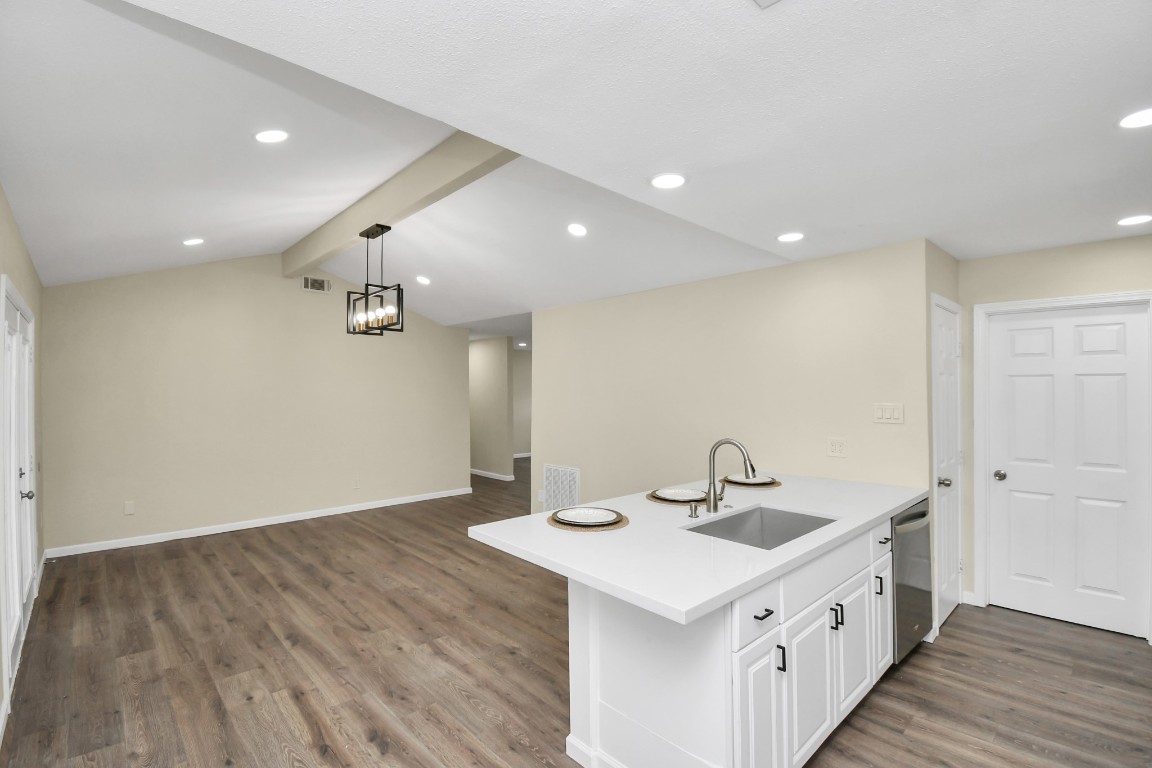 531 Edgebrook Drive Houston, TX 77034 - Photo 14 of 28