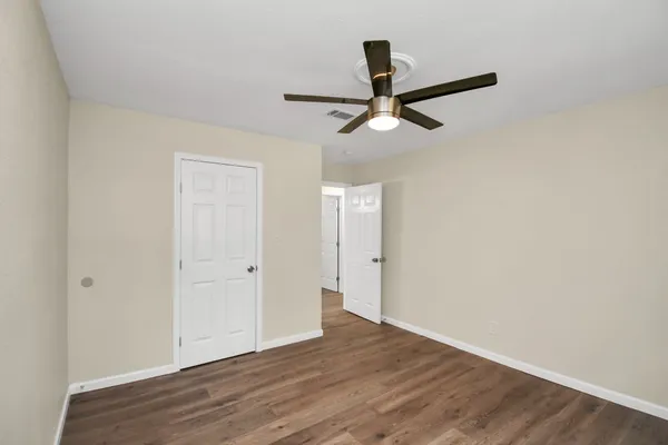 $220,000 | 531 Edgebrook Drive, Houston, TX 77034