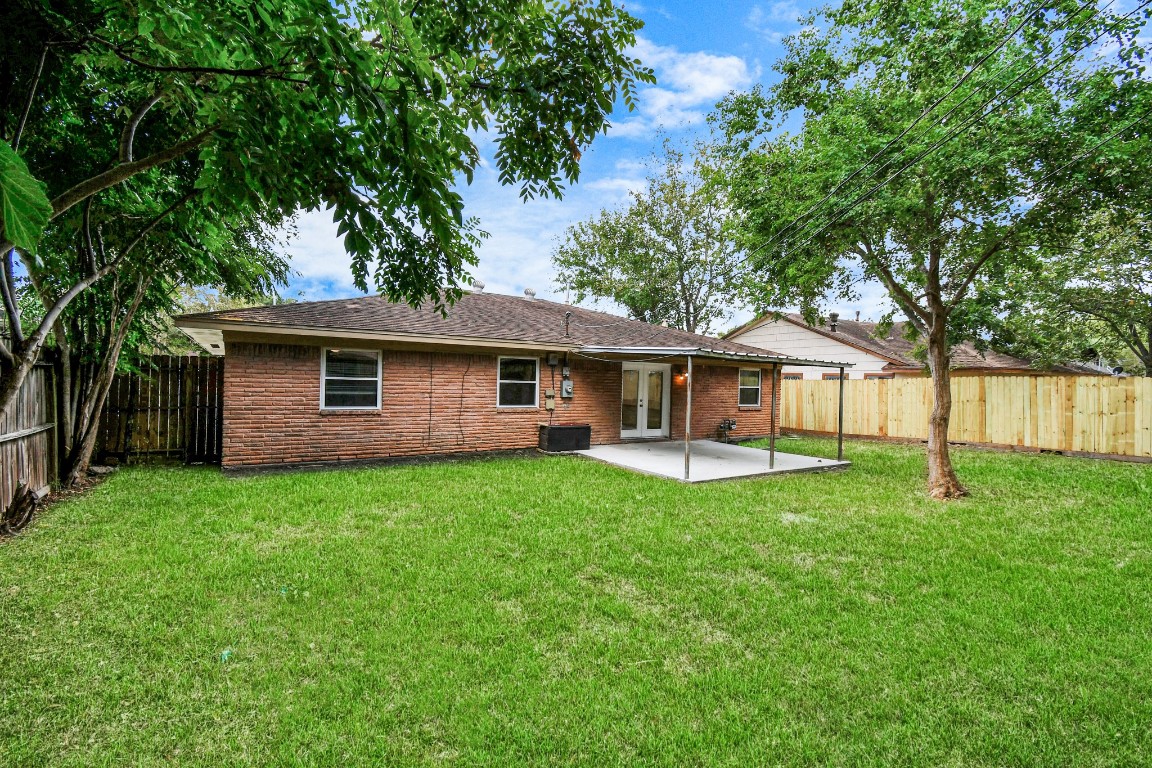 531 Edgebrook Drive Houston, TX 77034 - Photo 25 of 28
