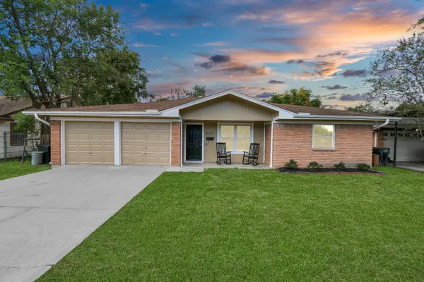 $220,000 | 531 Edgebrook Drive, Houston, TX 77034