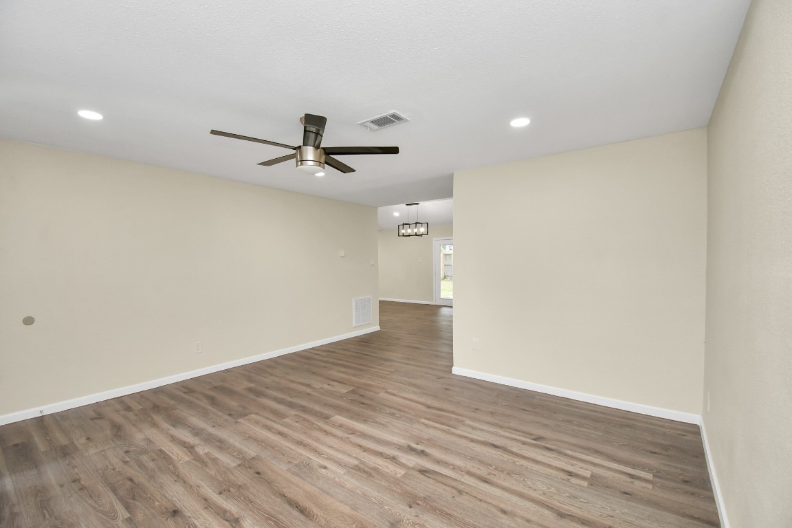 531 Edgebrook Drive Houston, TX 77034 - Photo 8 of 28