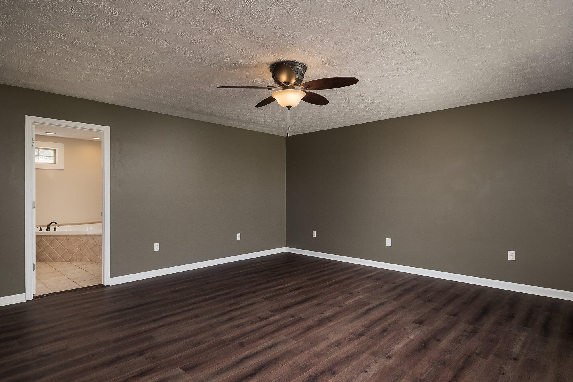 3070 Goshen Road Winchester, KY 40391 - Photo 12 of 38 3070_goshen_rd_3_27_24-016.jpg-SMALL