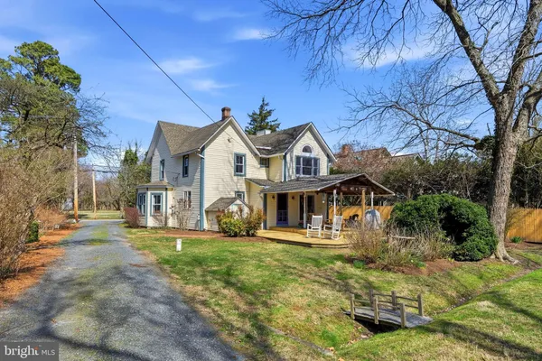 a house view with a outdoor space
