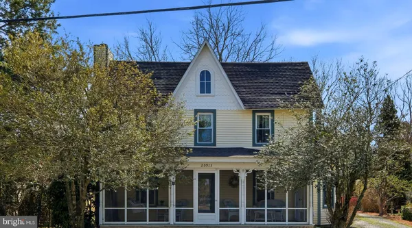 a house view with a outdoor space