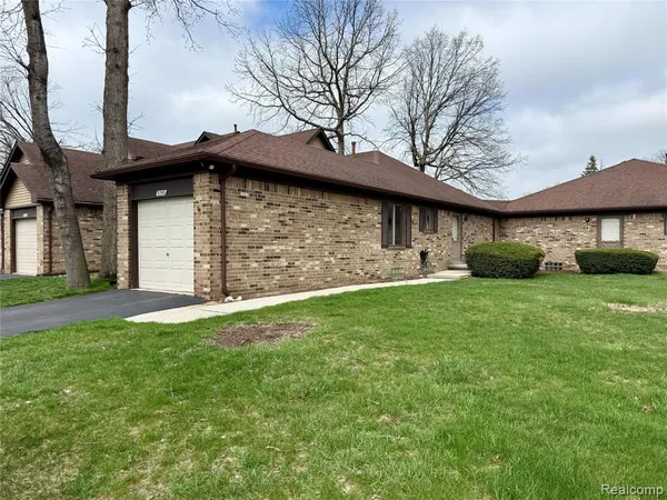 $135,000 | 3793 Heritage Parkway, Dearborn, MI 48124