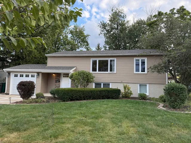 $2,995 | 8925 Golfview Drive, Orland Park, IL 60462