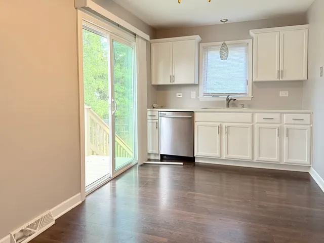 $2,995 | 8925 Golfview Drive, Orland Park, IL 60462