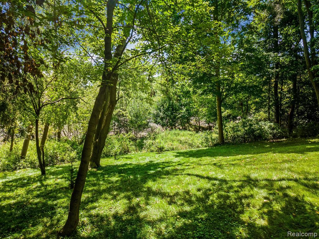 1320 Traver Road Ann Arbor, MI 48105 - Photo 29 of 35 Gallery Image 29