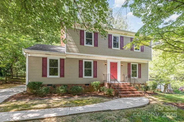 $355,000 | 3031 Heathcroft Court, Charlotte, NC 28269