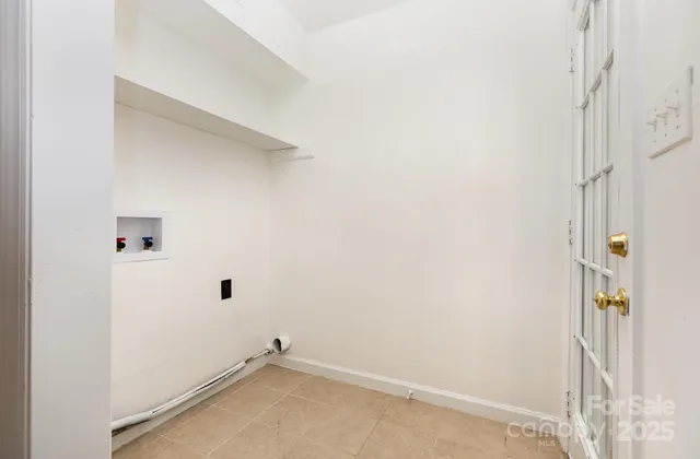 $355,000 | 3031 Heathcroft Court, Charlotte, NC 28269