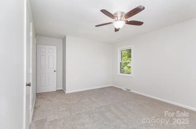 $355,000 | 3031 Heathcroft Court, Charlotte, NC 28269