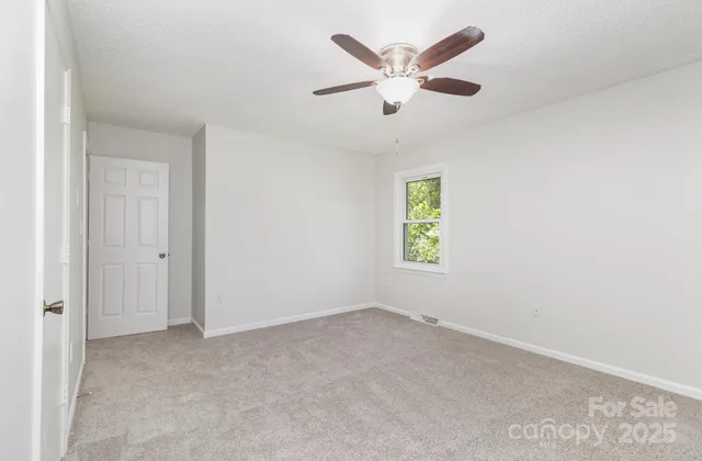 $355,000 | 3031 Heathcroft Court, Charlotte, NC 28269