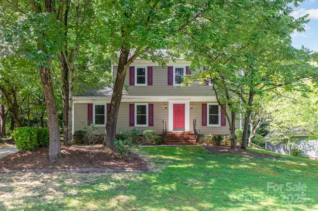 $355,000 | 3031 Heathcroft Court, Charlotte, NC 28269
