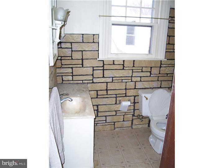 21 East Elbon Road Brookhaven, PA 19015 - Photo 19 of 23 Bathroom