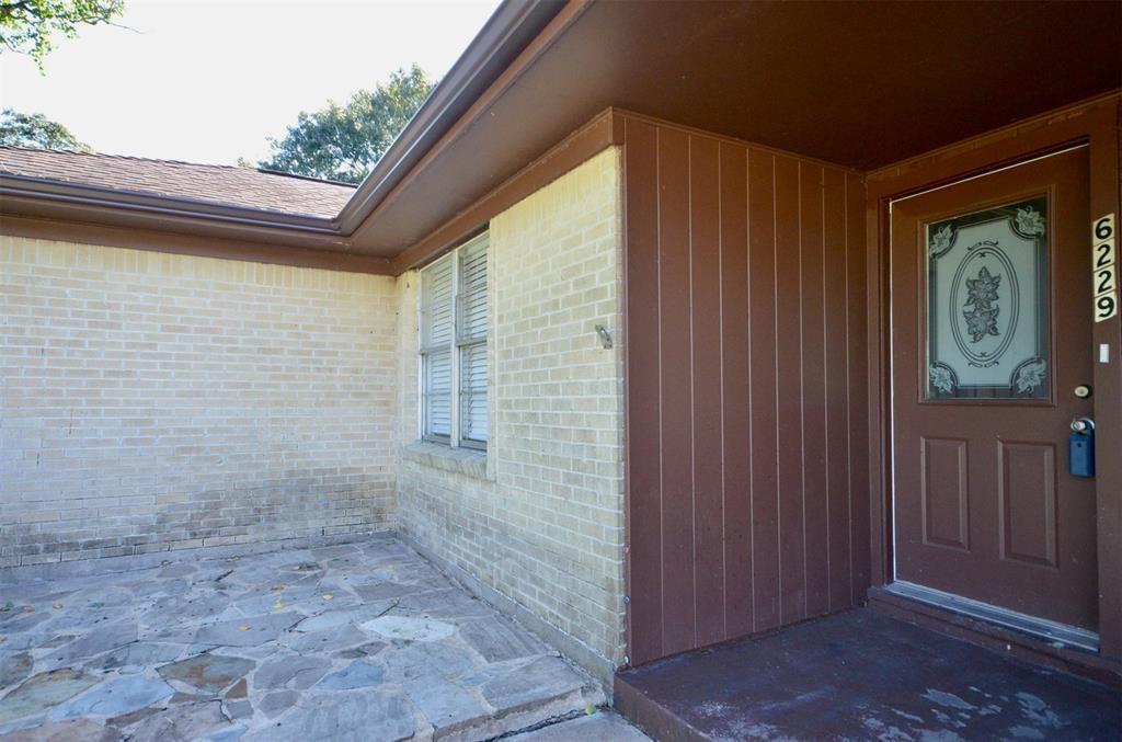 6229 Tanager Street Houston, TX 77074 - Photo 3 of 27