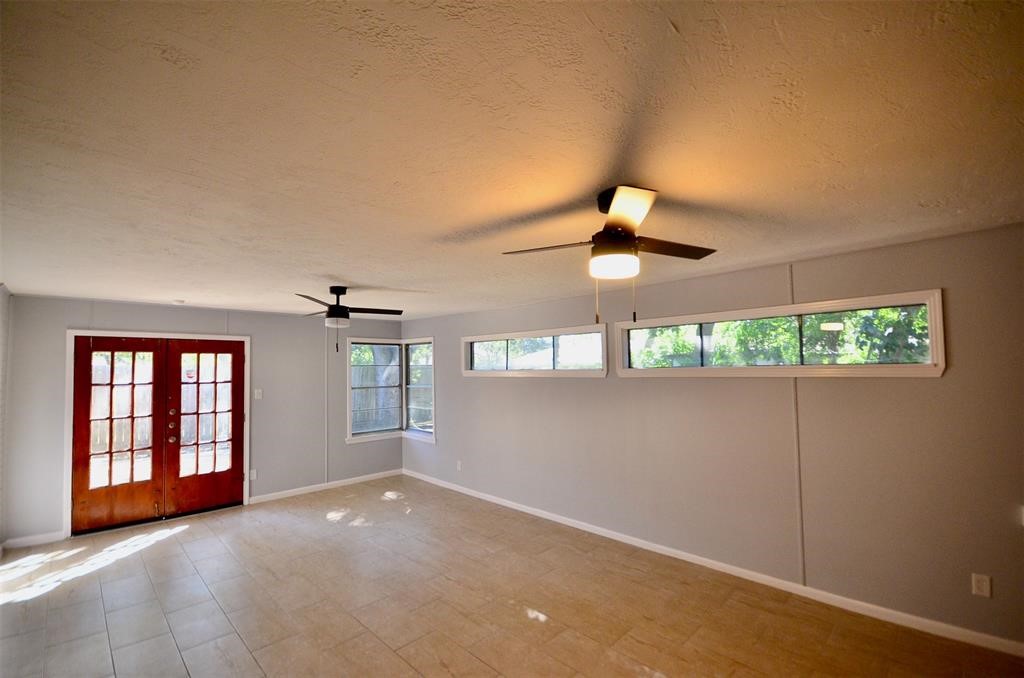 6229 Tanager Street Houston, TX 77074 - Photo 7 of 27