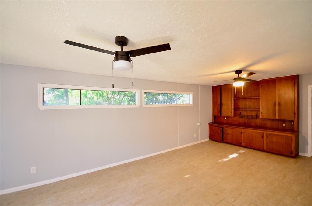 6229 Tanager Street Houston, TX 77074 - Photo 8 of 27